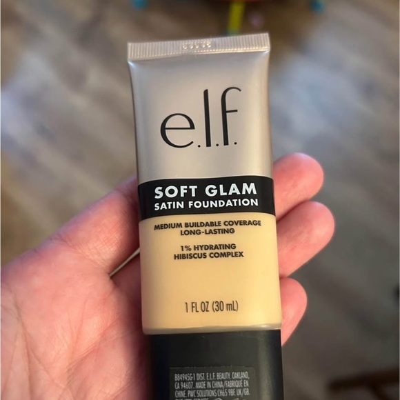 e.l.f. Soft Glam Satin Foundation - Picture 1 of 2